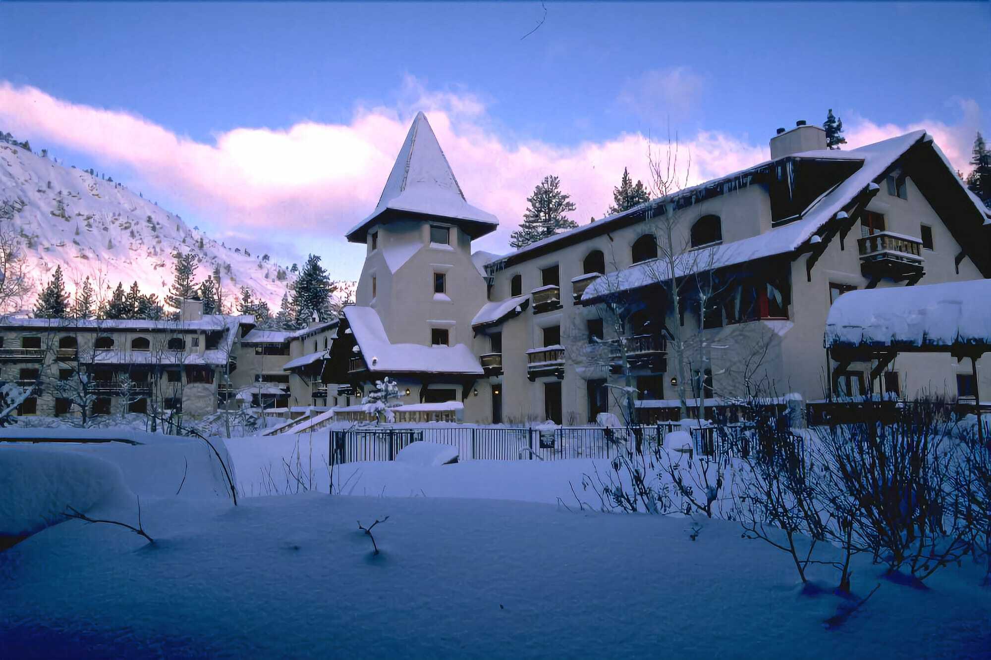 奥运村度假村奥运谷奥运谷（Squaw Valley）